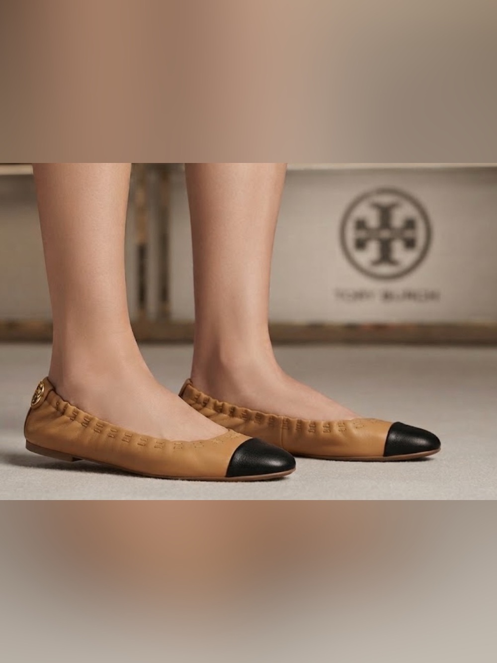 Authentic Tory Burch designer Signature leather flats sz 5.5